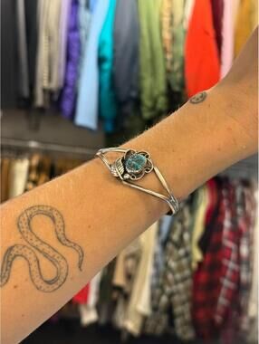 Vintage Sterling Silver Turquoise Cuff Bracelet Navajo Leaf Cuff  Southwestern